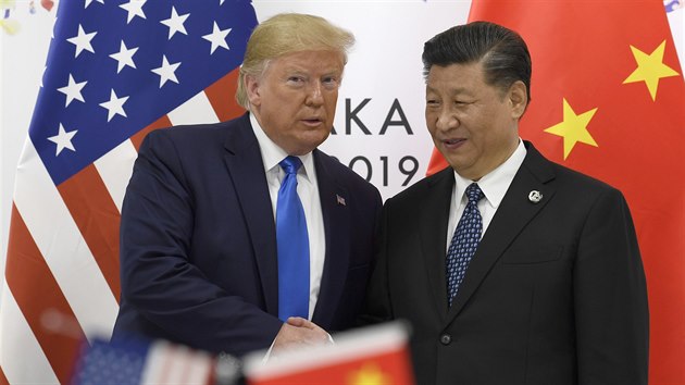 Americk prezident Donald Trump a jeho nsk protjek Si in-pching bhem setkn zem G20 v japonsk sace (29. ervna 2019)