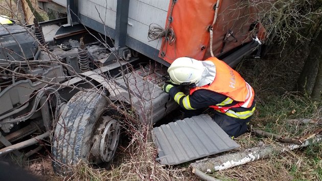 Nehoda kamionu v Hornch edicch.
