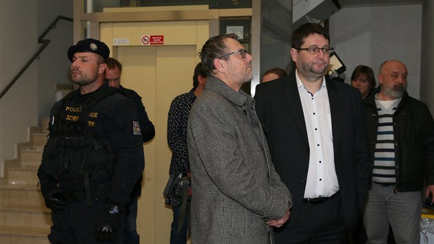 Starosta Varnsdorfu Stanislav Horek (ANO) ped vazebnm jednnm na okresnm soudu v Dn. (13. prosince 2019)