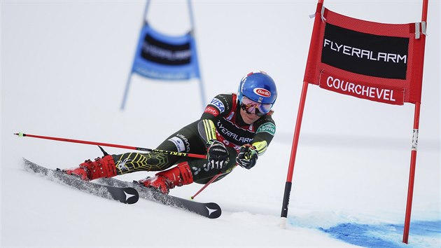 Mikaela Shiffrinov v obm slalomu v Courchevelu.