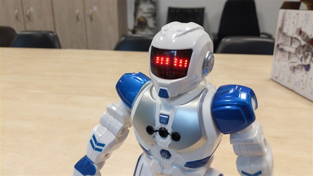 TEST: Roboti Zigybot jsou zábavní jen první hodinu. Programovat nejdou -  iDNES.cz