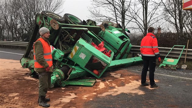 Z nvsu spadl na dlnici autojeb. (17.12.2019)