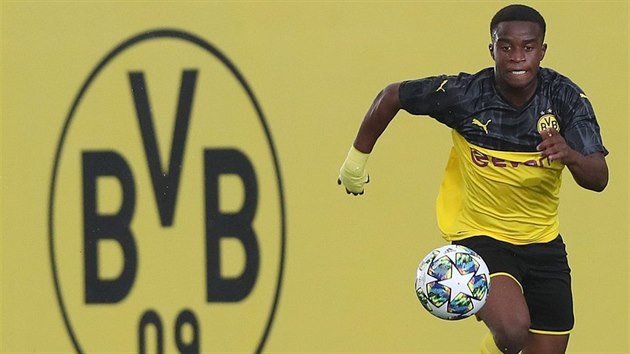 Youssoufa Moukoko v dresu Dortmundu