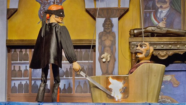 V inscenaci Pozor, Zorro! plzeňského Divadla Alfa se na scéně objevuje 80 loutek a živá kapela s nástroji dovezenými z Mexika. (16. 12. 2019)
