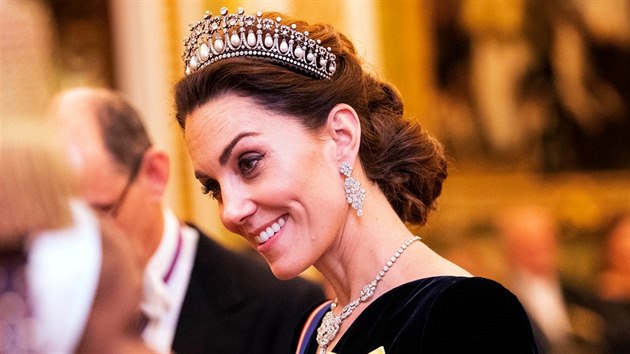 Vvodkyn Kate na recepci pro diplomaty v Buckinghamskm palci (Londn, 11. prosince 2019)