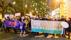 Demonstrace poádaná spolkem Milion chvilek pro demokracii na praské Letné. (16. listopadu 2019)