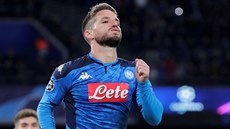 Dries Mertens, úto�ník Neapole, slaví jeden z gól� v utkání Ligy mistr� proti...
