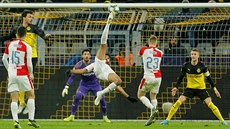 MIK. Bahrajnský útoník Slavie Júsuf Hilál vystihl proti Dortmundu v...