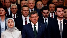 Turecký expremiér Ahmet Davutoglu zaloil novou Stranu budoucnosti. (13....