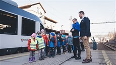 Nový regionální vlak Leo Expressu v barvách Pardubického kraje si mohli...