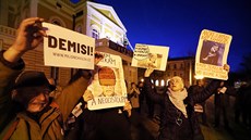 Listopadová demonstrace spolku Milion chvilek pro demokracii na praské Letné