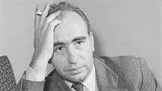 Otomar Krej�a, re�isér a �éf �inohry Národního divadla (1985). 