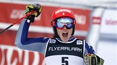 Federica Brignoneová slaví triumf v obím slalomu v Courchevelu.