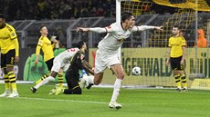 Patrik Schick z Lipska slaví gól v zápase s Dortmundem.