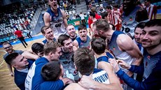 Brnntí basketbalisté slaví výhru nad Pardubicemi.
