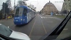 Nehoda dvou tramvají a auta na Konečného náměstí v Brně