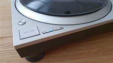 Skvlá kombinace: gramofon Technics SL-1500C, sluchátkový zesilova Schiit Audio Valhalla 2 a sluchátka Neumann NDH20.