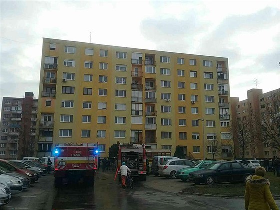 Kvli úniku plynu v obytném dom v Dunajské Stred  sloventí hasii evakuovali...