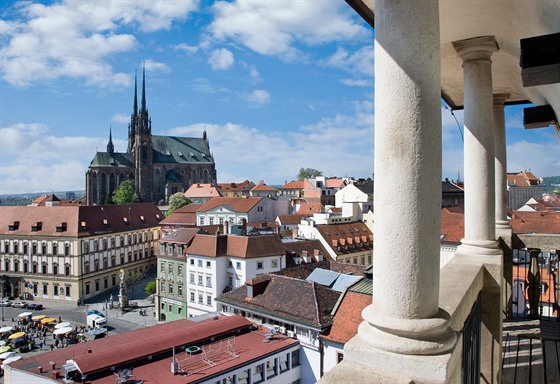 Brno, pohled ze Staré radnice na Petrov. (22. listopadu 2016)