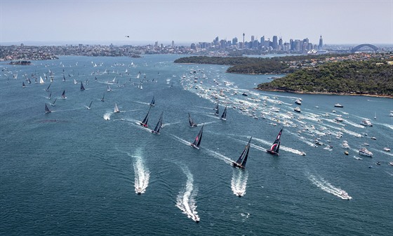 Jachty opoutjí Sydney a vydávají se v tradiním závodu do Hobartu.