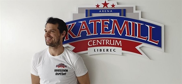 Bývalý hokejový obránce Jakub �utta provozuje ve sportovním areálu u liberecké...