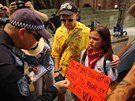 Australané v Sydney protestují proti premiérovi Morrisonovi, který je na...