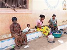 kola v Conakry: matky z chudých rodin, keteré nemohou platit kolné, to...