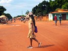 Klasická "hlavní ulice" na guinejském venkov
