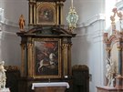 Hlavn olt zmeck kaple v Jeviovicch s obrazem svatho Ludvka, jeho...