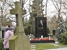 Dokonený hrob zpváka Karla Gotta na hbitov na praských Malvazinkách na...