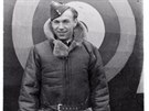 Pilot RAF a rod�k z Kokor na P�erovsku Josef �apka (23. prosince 1915 - 19....