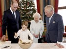 Princ William, princ George, královna Albta II. a princ Charles pi píprav...