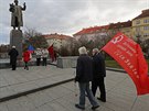 U sochy marála Konva v praských Dejvicích se sela demonstrace, která...