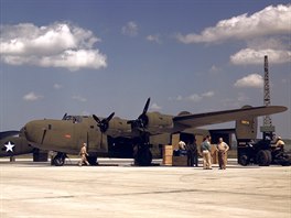 Tký dopravní letoun C-87 Liberator Express vznikl úpravou bombardéru B-24.