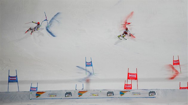 Roland Leitinger (vpravo) vs. Leif Kristian Nestvold-Haugen v paralelnm obm slalomu v Alta Badii.