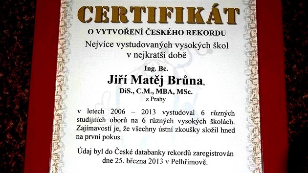 Certifikt o rekordu v potu vystudovanch kol (17. prosince 2019)