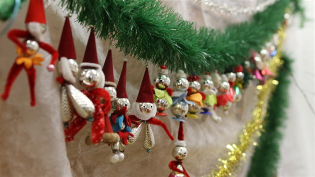 Vánoční výstava ve Svratce každoročně představuje unikátní expozici. Letos se zaměřila na současné i historické vánoční ozdoby z celého světa.