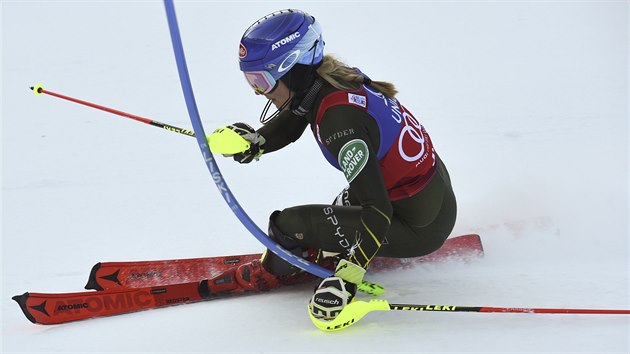 Mikaela Shiffrinov ve slalomu v Lienzu.