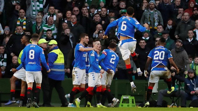 Gólová radost fotbalistů Glasgow Rangers.
