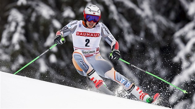 Norsk lya Henrik Kristoffersen na trati obho slalomu v Alta Badii