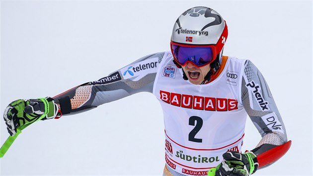 Norsk lya Henrik Kristoffersen slav v cli obho slalomu v Alta Badii