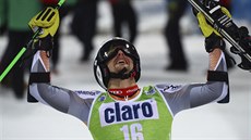 Rasmus Windingstad slaví triumf v paralelním obím slalomu v Alta Badii.