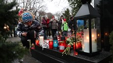 Hrob Karla Gotta na praských Malvazinkách (21. prosince 2019)