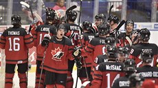 Hrá�i Kanady se na mistrovství sv�ta dvacítek radují z vít�zství nad USA.