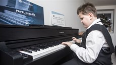Desetiletý klavírista Pavel Minaík (22.12.2019).