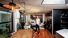 Karel Havlí�ek sv�j loft v Karlín� miluje. Bydlí zde u� �est let.