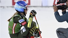 Amerianka Mikaela Shiffrinová po triumfu v obím slalomu v Lienzu.