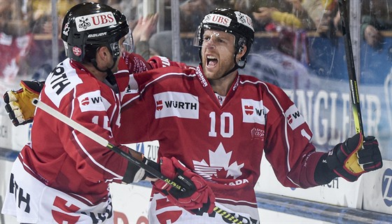 Gólová radost hokejistů Kanady ve finále Spengler Cupu.