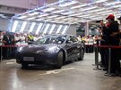 Tesla dodala zákazníkům první vozy vyrobené v Číně.