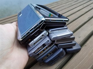 Samsung Galaxy Fold a modely Nokia Communicator